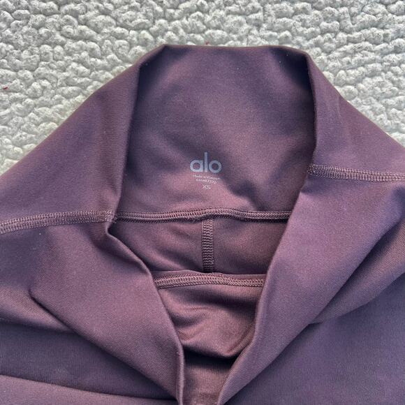 Alo Yoga 7” High-Waist Raisin Burgundy Biker Short - Picture 4 of 6